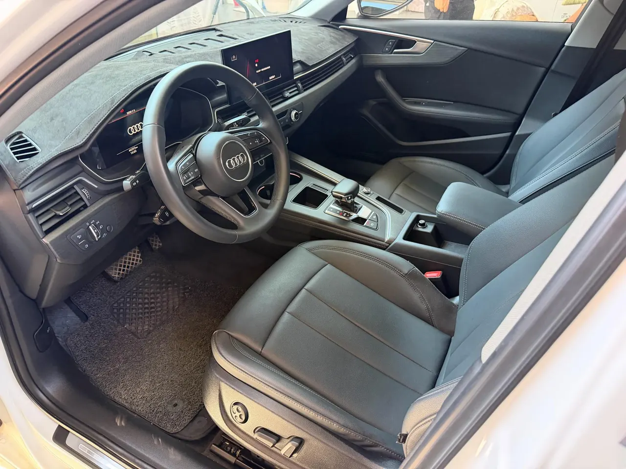 Audi 2020 A4L 2.0TFSI 40TFSI Fashion Elegant Automatic 6