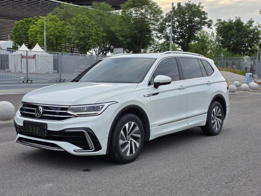 Open image lightbox: Volkswagen Tiguan L New Energy 2023 Tiguan L PHEV 1.4T 430 Premium Edition Automatic Gear