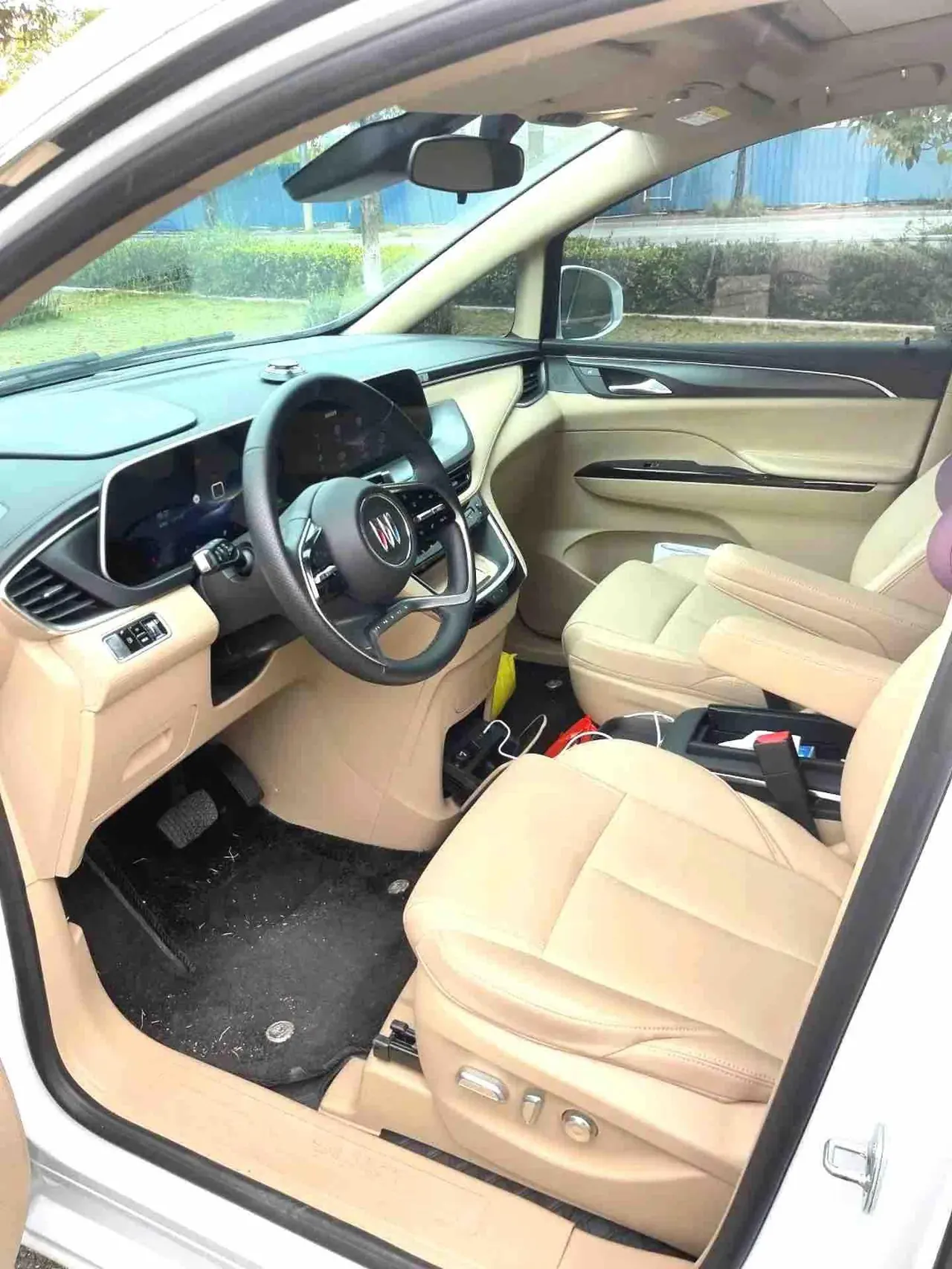 Buick 2025 GL8 Lu Shang 1.5T Smart Edition 7-seat Automatic Gear 4