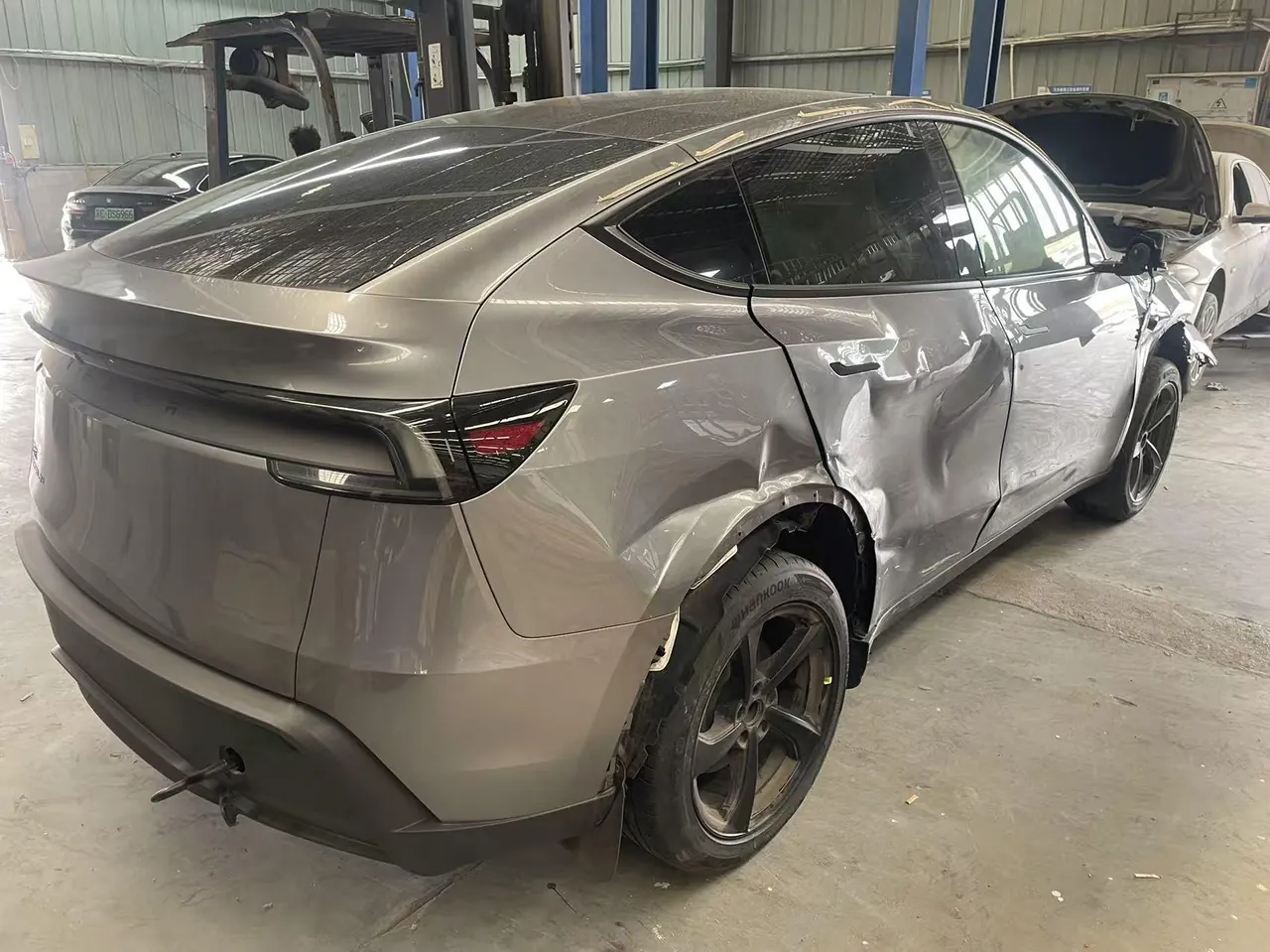 Tesla 2026 Model Y Long Range Rear-Wheel-Drive Automatic 10