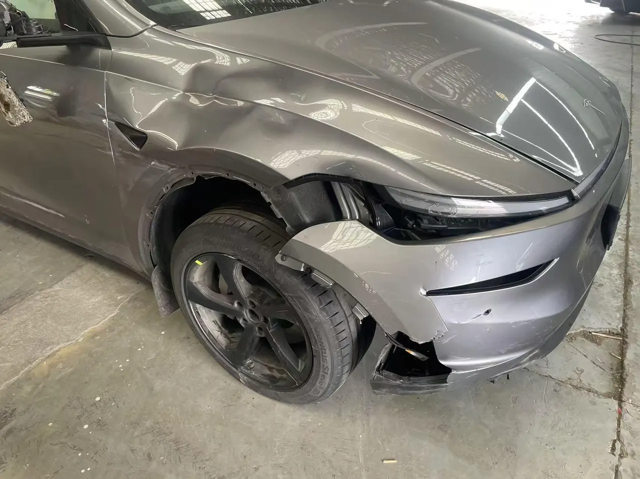 Tesla 2026 Model Y Long Range Rear-Wheel-Drive Automatic 11