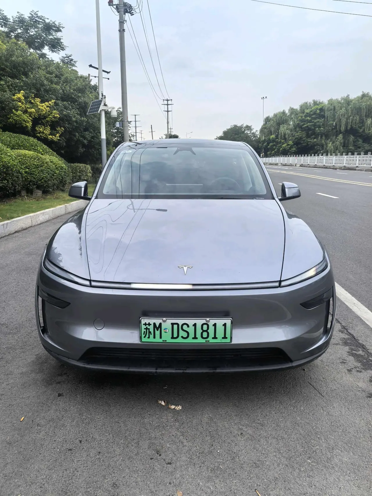 Tesla 2026 Model Y Long Range Rear-Wheel-Drive Automatic 3