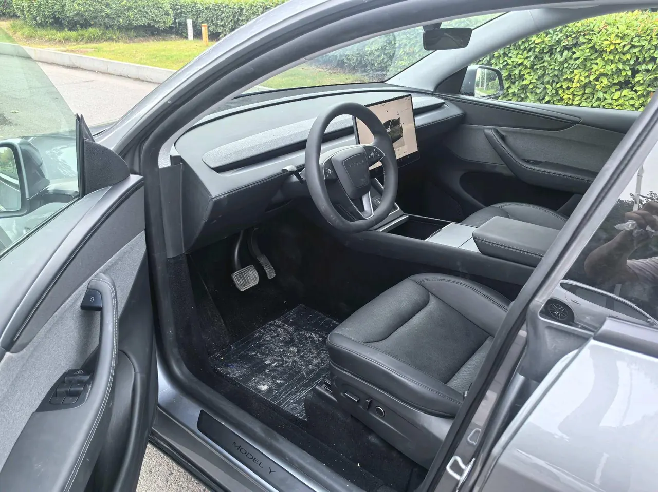 Tesla 2026 Model Y Long Range Rear-Wheel-Drive Automatic 7
