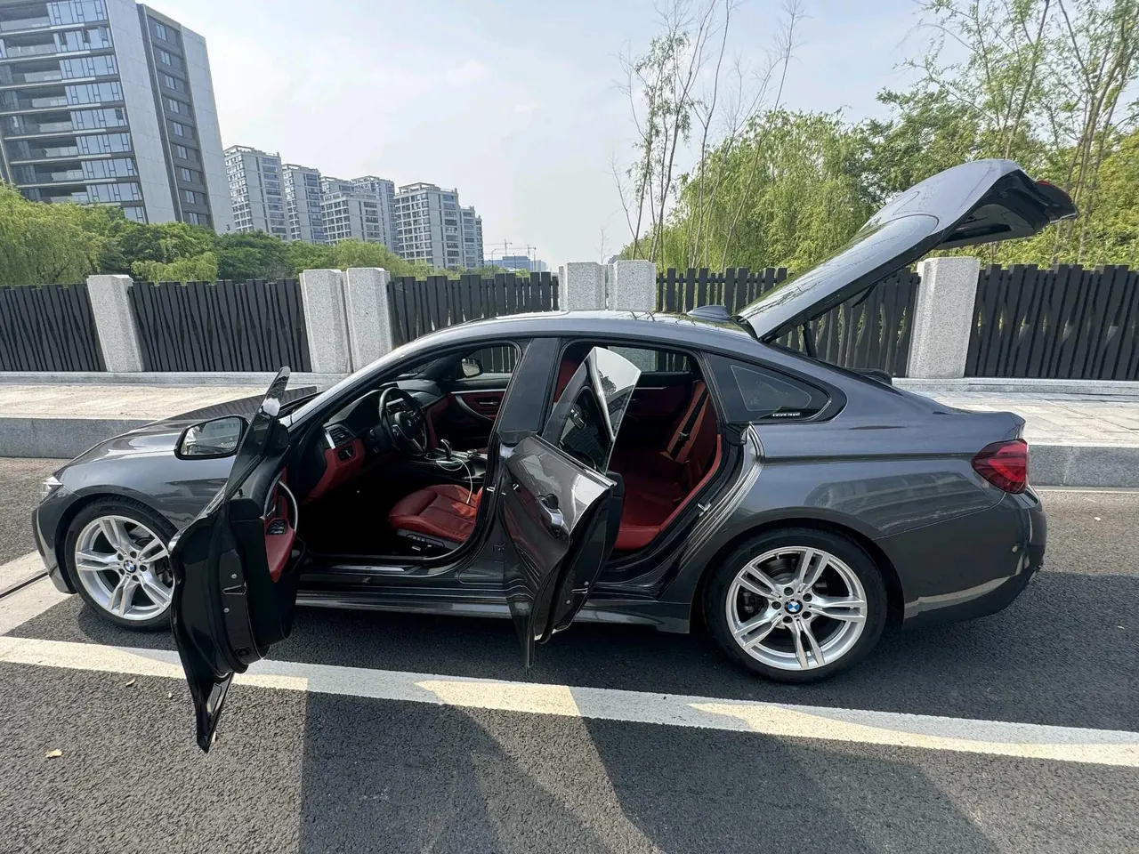 BMW 4 Series (Imported) 2020 425i Four-Door Coupe 2.0T M Sports Obsidian Night Edition Automatic Gear 5