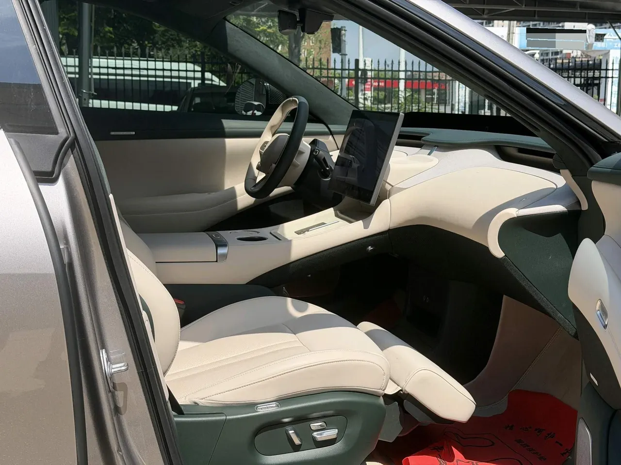 MI 2025 YU7 Long Endurance High Performance Four-wheel Drive Max Edition Automatic Gear 4
