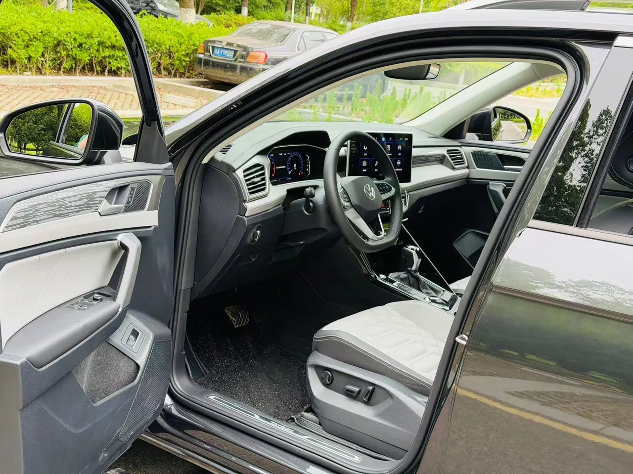 Volkswagen 2024 Tanyue 2.0TSI 330TSI Two-Drive R-Line High-Energy Edition Automatic Gear 5