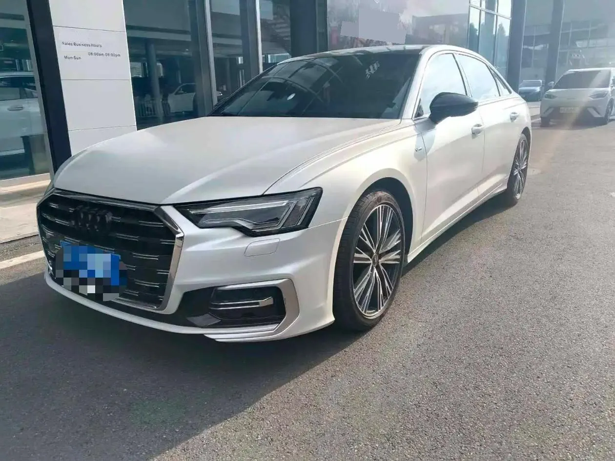 Audi 2022 A6L 2.0TFSI 40TFSI Deluxe Dynamic Automatic - View 1