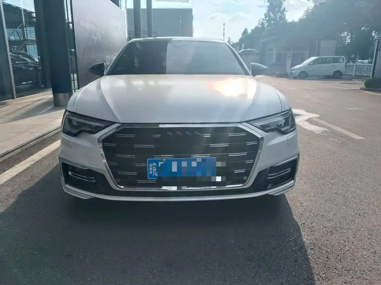 Audi 2022 A6L 2.0TFSI 40TFSI Deluxe Dynamic Automatic 2