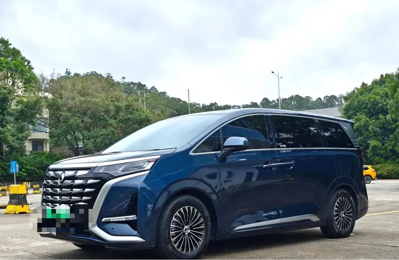 打开图片灯箱:Denza 2022 Denza D9 DM-i 1.5T stepless 1040 distinguished automatic gear