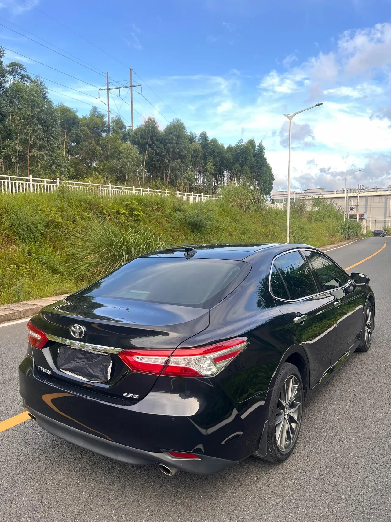 Toyota 2021 Camry 2.5G Deluxe Edition Automatic Gear 9