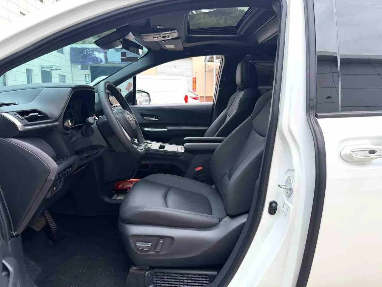 Toyota 2024 Sana 2.5 Stepless Four-wheel Drive Deluxe Edition Automatic Transmission 4