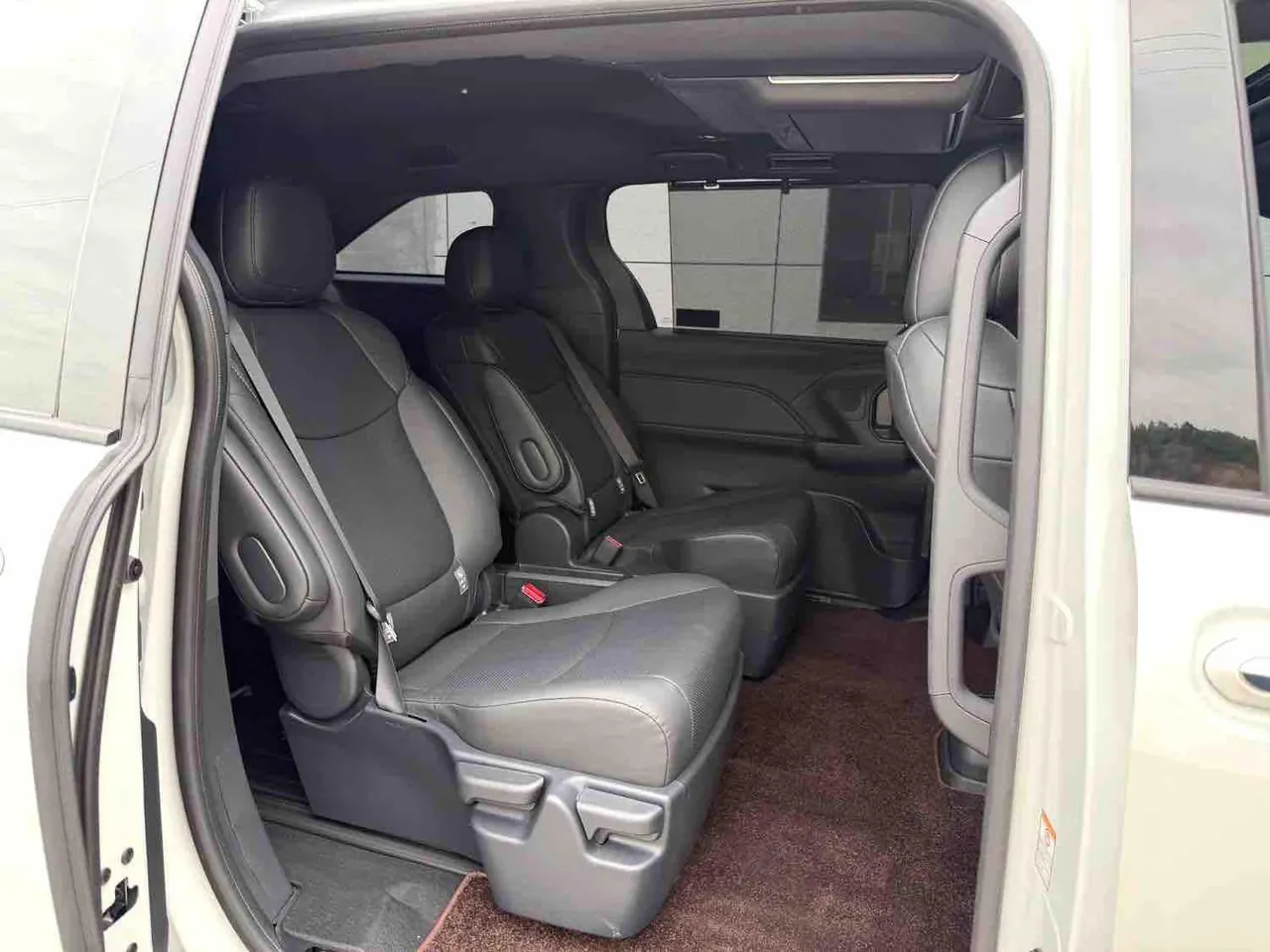 Toyota 2024 Sana 2.5 Stepless Four-wheel Drive Deluxe Edition Automatic Transmission 5