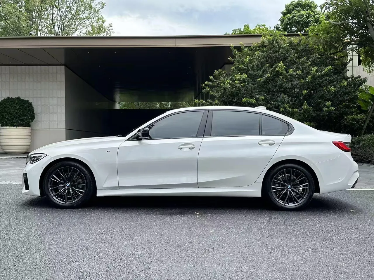 BMW 3 Series 2020 325Li 2.0T M Sports Obsidian Night Edition Automatic Gear 3