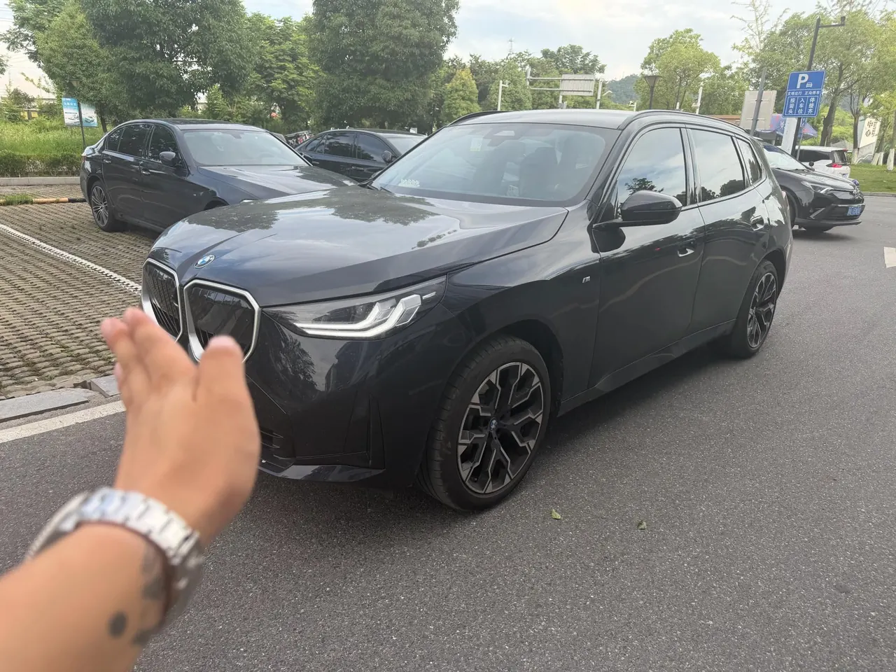 BMW 2026 X3 xDrive30L 2.0T Leading M Sports Obsidian Night Suit Automatic Gear - View 1