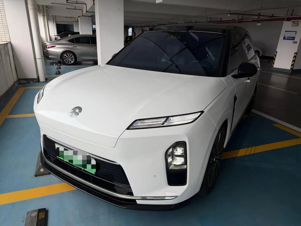 Открыть галерею: NIO 2026 ES8 6-seat executive deluxe automatic gear