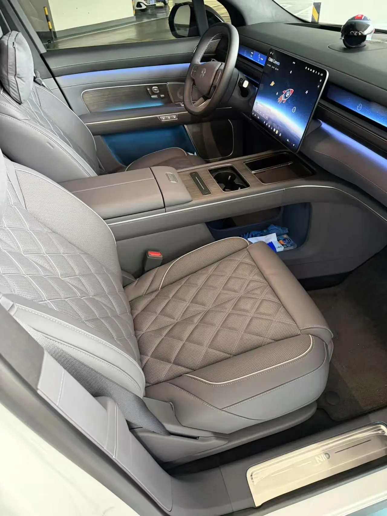 NIO 2026 ES8 6-seat executive deluxe automatic gear 4
