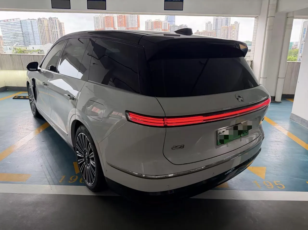 NIO 2026 ES8 6-seat executive deluxe automatic gear 7
