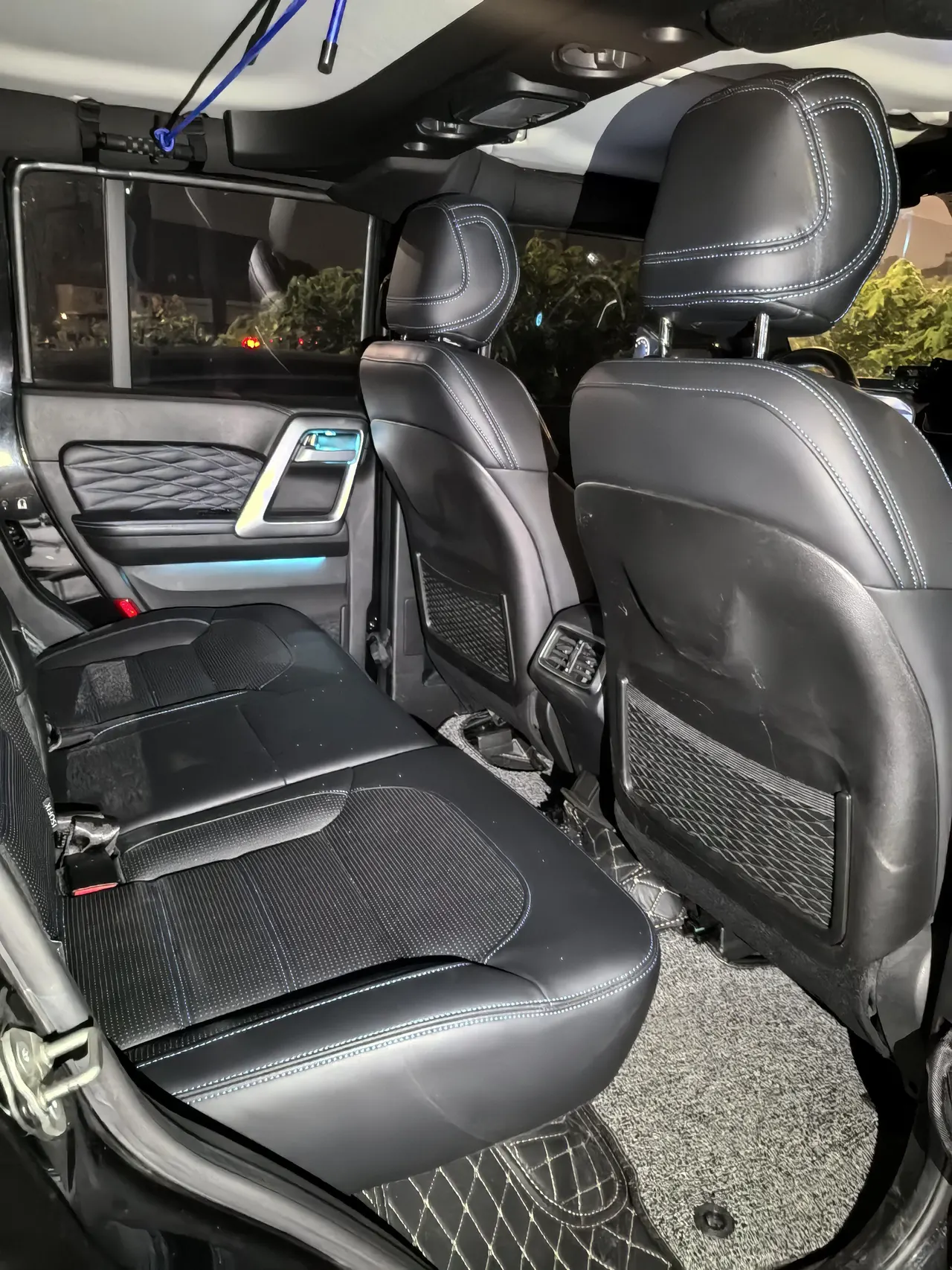 Beijing 2023 BJ40 2.0T 4-wheel drive city hunter version chivalrous automatic gear 3