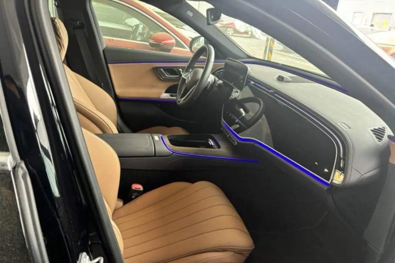 Mercedes Benz Class E New Energy 2024 E 350 e L 2.0T Automatic Gear 3