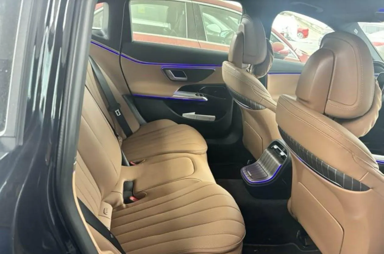 Mercedes Benz Class E New Energy 2024 E 350 e L 2.0T Automatic Gear 4