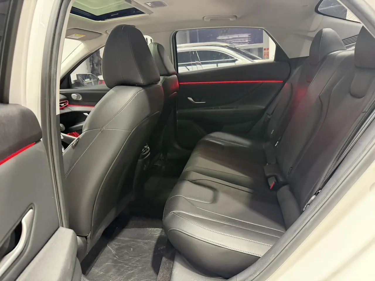 Hyundai 2023 Elantra -3-compartment 1.5 stepless LUX premium automatic gear 11