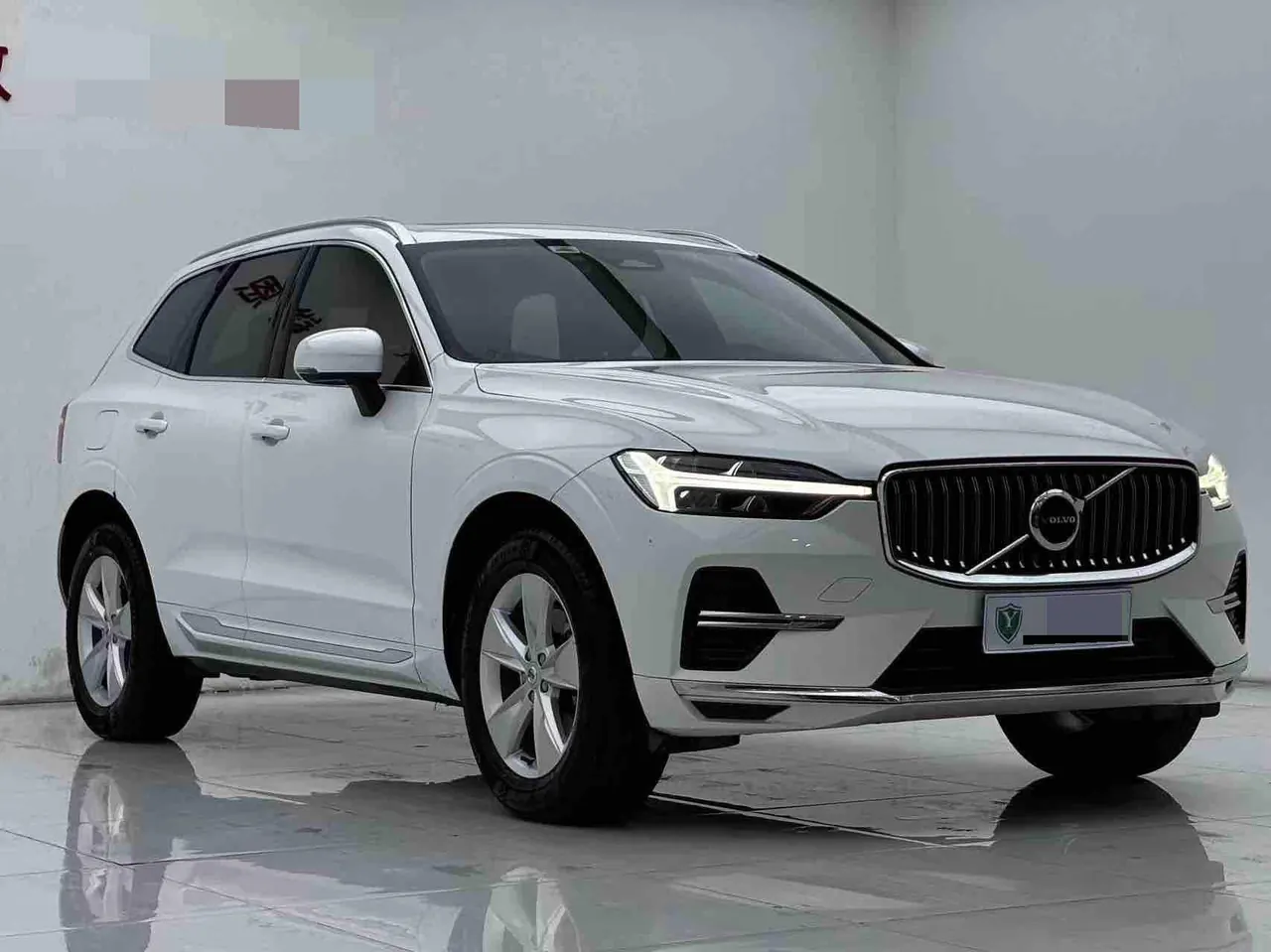 Volvo 2022 XC60 48V 2.0T B5 4-wheel-drive Zhiyi Deluxe Edition Automatic Gear 2