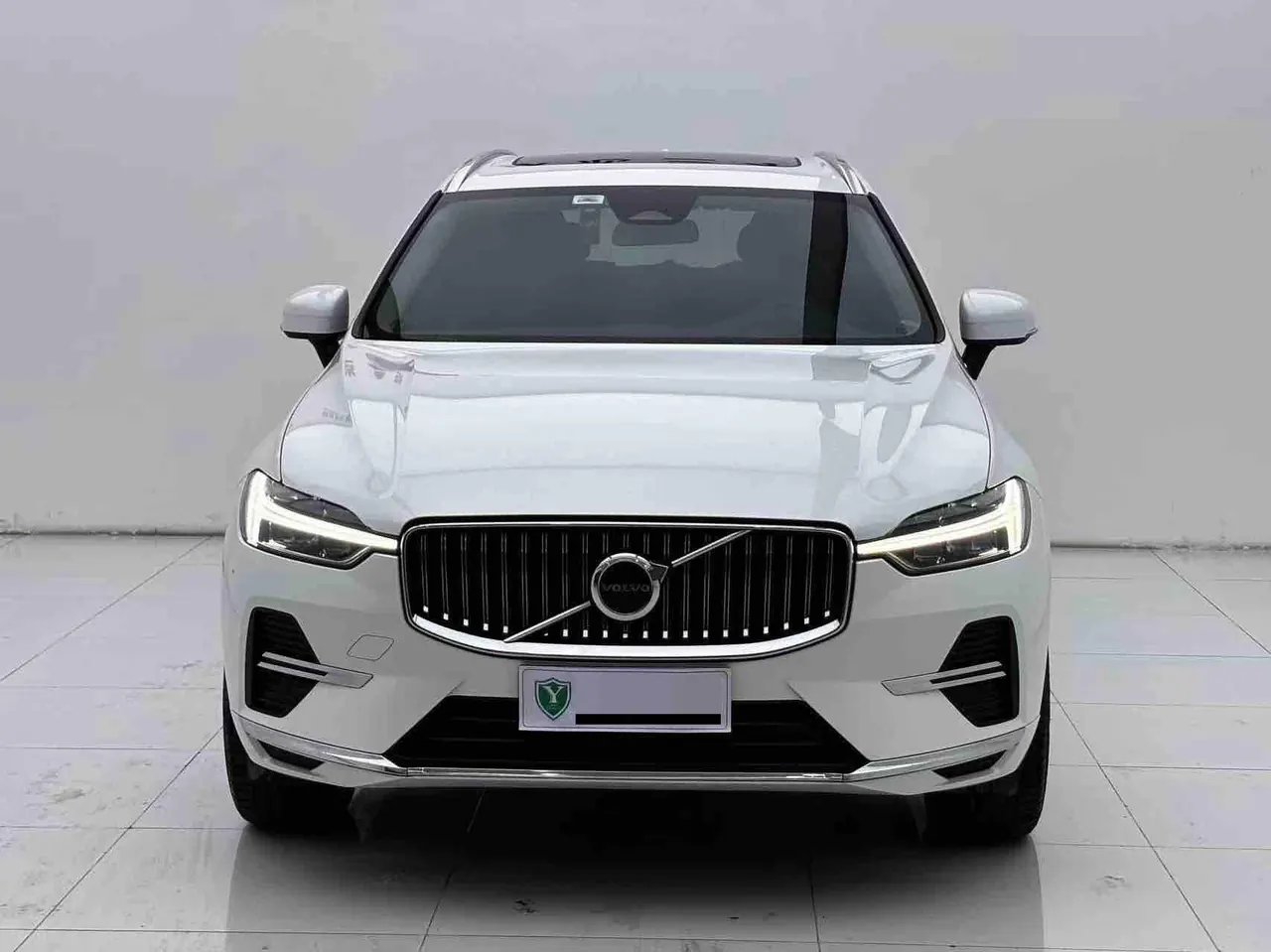 Volvo 2022 XC60 48V 2.0T B5 4-wheel-drive Zhiyi Deluxe Edition Automatic Gear 3