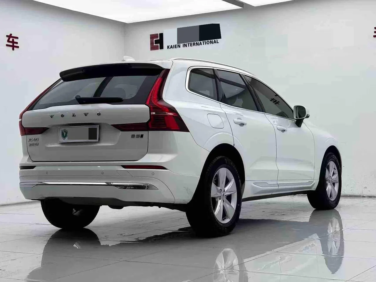 Volvo 2022 XC60 48V 2.0T B5 4-wheel-drive Zhiyi Deluxe Edition Automatic Gear 4