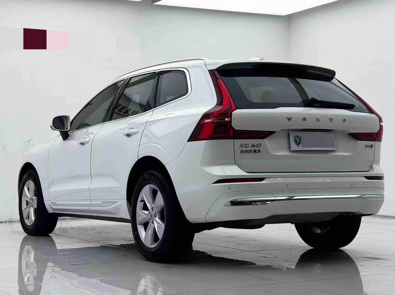 Volvo 2022 XC60 48V 2.0T B5 4-wheel-drive Zhiyi Deluxe Edition Automatic Gear 5