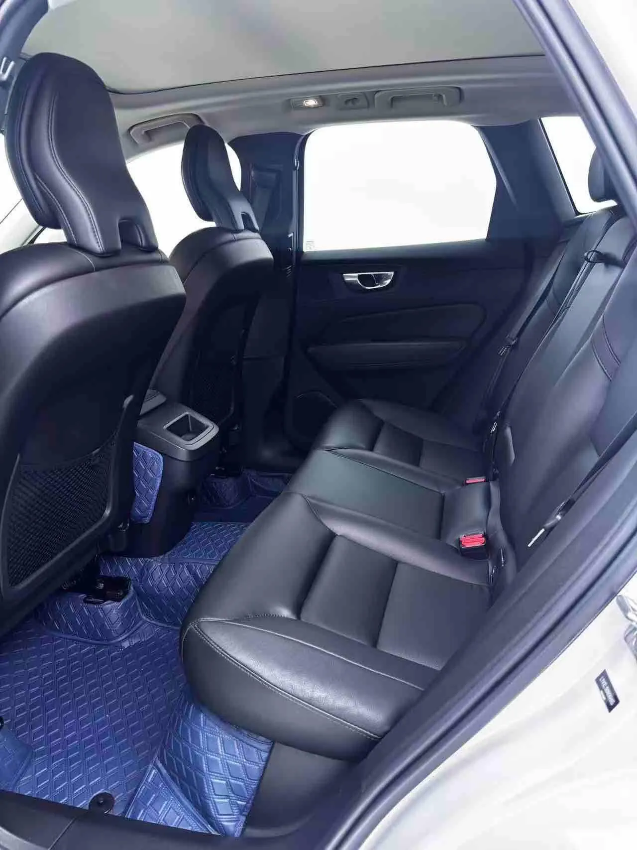 Volvo 2022 XC60 48V 2.0T B5 4-wheel-drive Zhiyi Deluxe Edition Automatic Gear 8