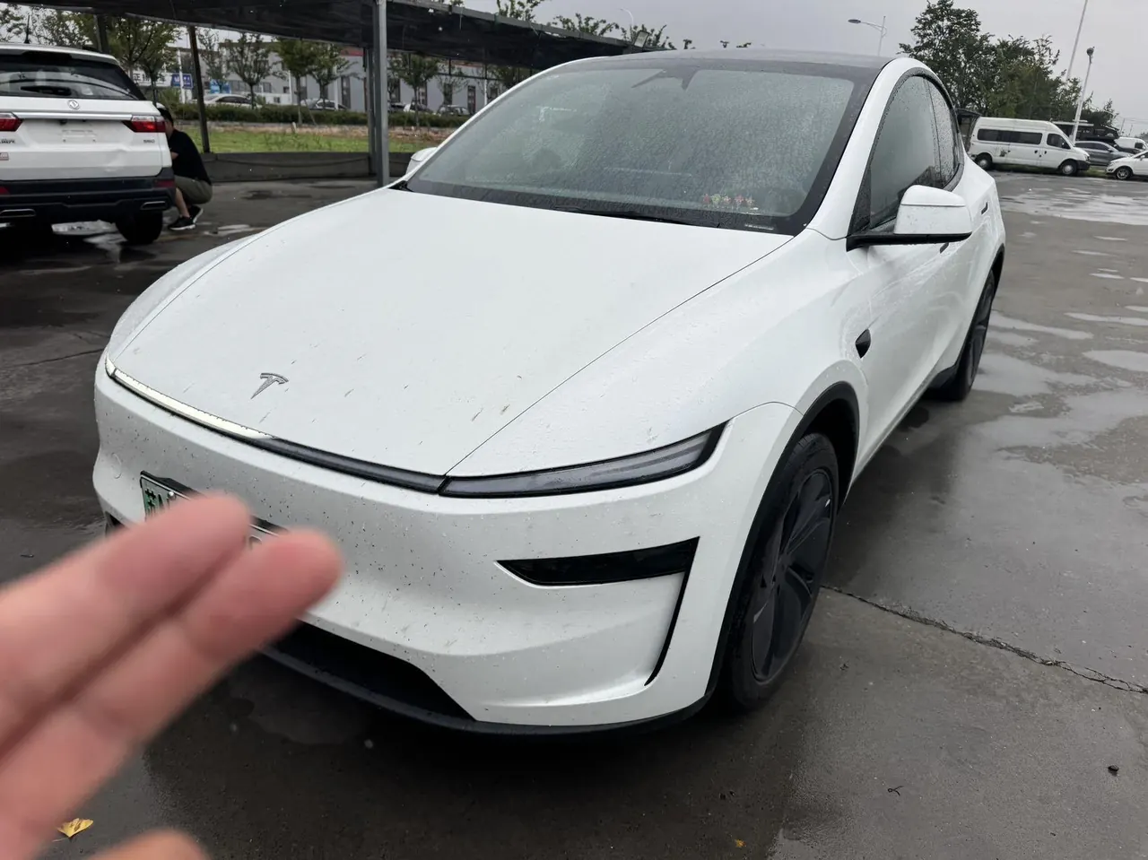 Tesla 2026 Model Y Rear-Wheel-Drive Automatic - View 1