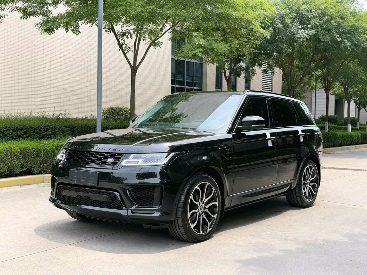 Land Rover Range Rover Sport Edition (Imported) 2022 Range Rover Sport Edition 48V 3.0T L6 Yao Black Edition Automatic Gear - View 1