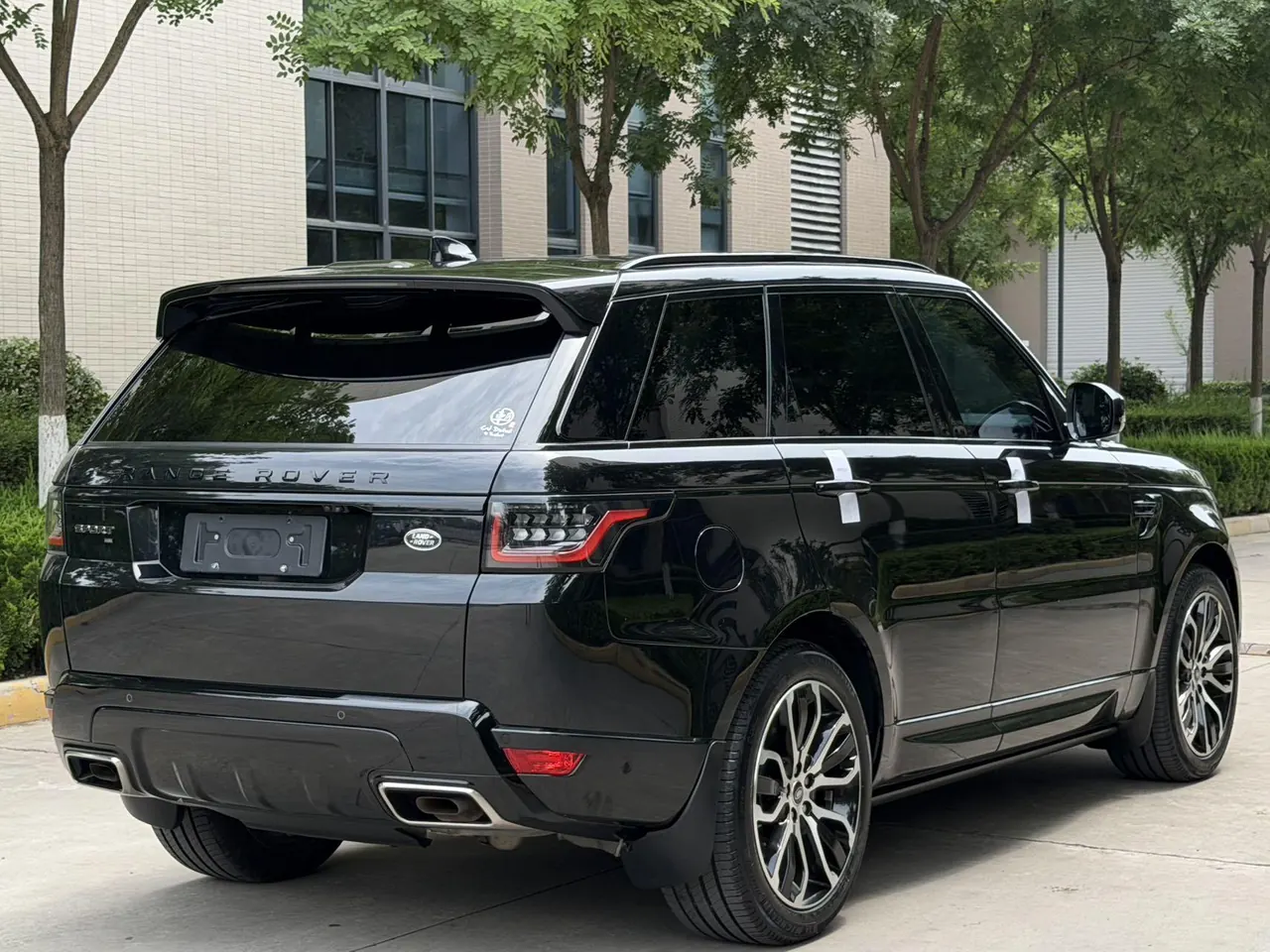 Land Rover Range Rover Sport Edition (Imported) 2022 Range Rover Sport Edition 48V 3.0T L6 Yao Black Edition Automatic Gear 17