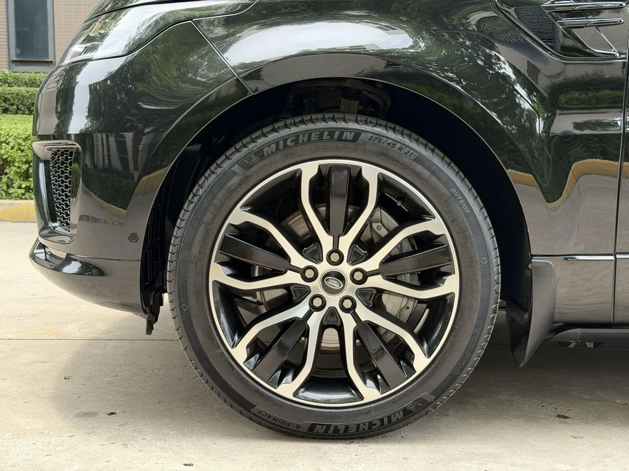 Land Rover Range Rover Sport Edition (Imported) 2022 Range Rover Sport Edition 48V 3.0T L6 Yao Black Edition Automatic Gear 4