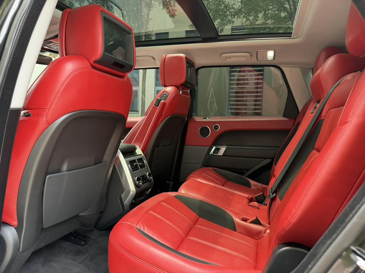 Land Rover Range Rover Sport Edition (Imported) 2022 Range Rover Sport Edition 48V 3.0T L6 Yao Black Edition Automatic Gear 7