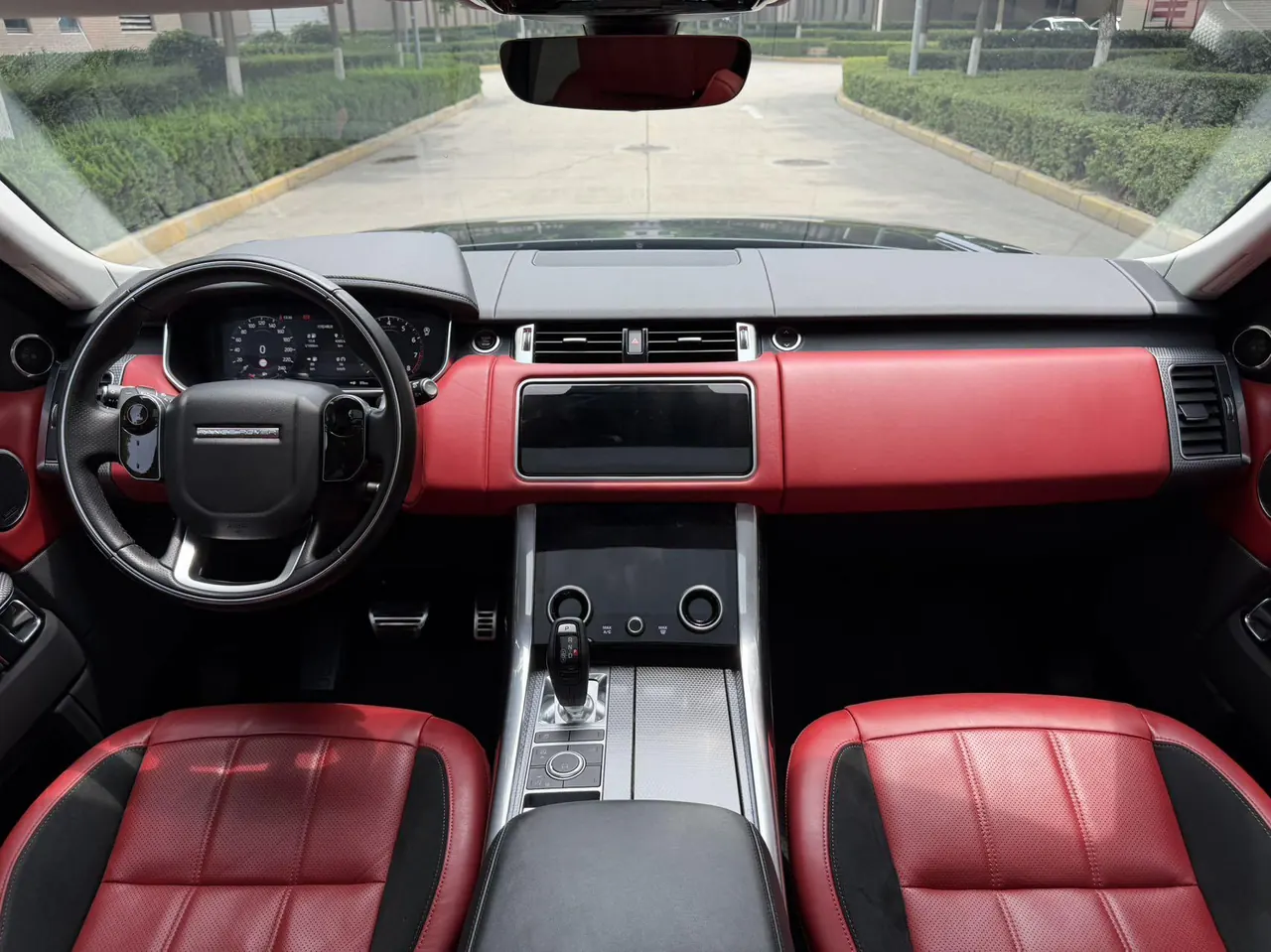Land Rover Range Rover Sport Edition (Imported) 2022 Range Rover Sport Edition 48V 3.0T L6 Yao Black Edition Automatic Gear 8