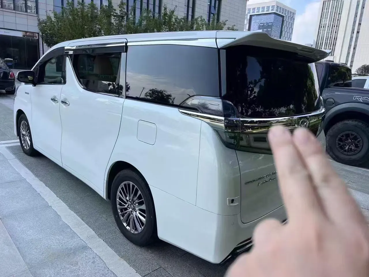 Toyota WILF (Imported) 2021 Crown WILF 2.5 Stepless Crown HV Distinguished Edition Automatic Gear 2