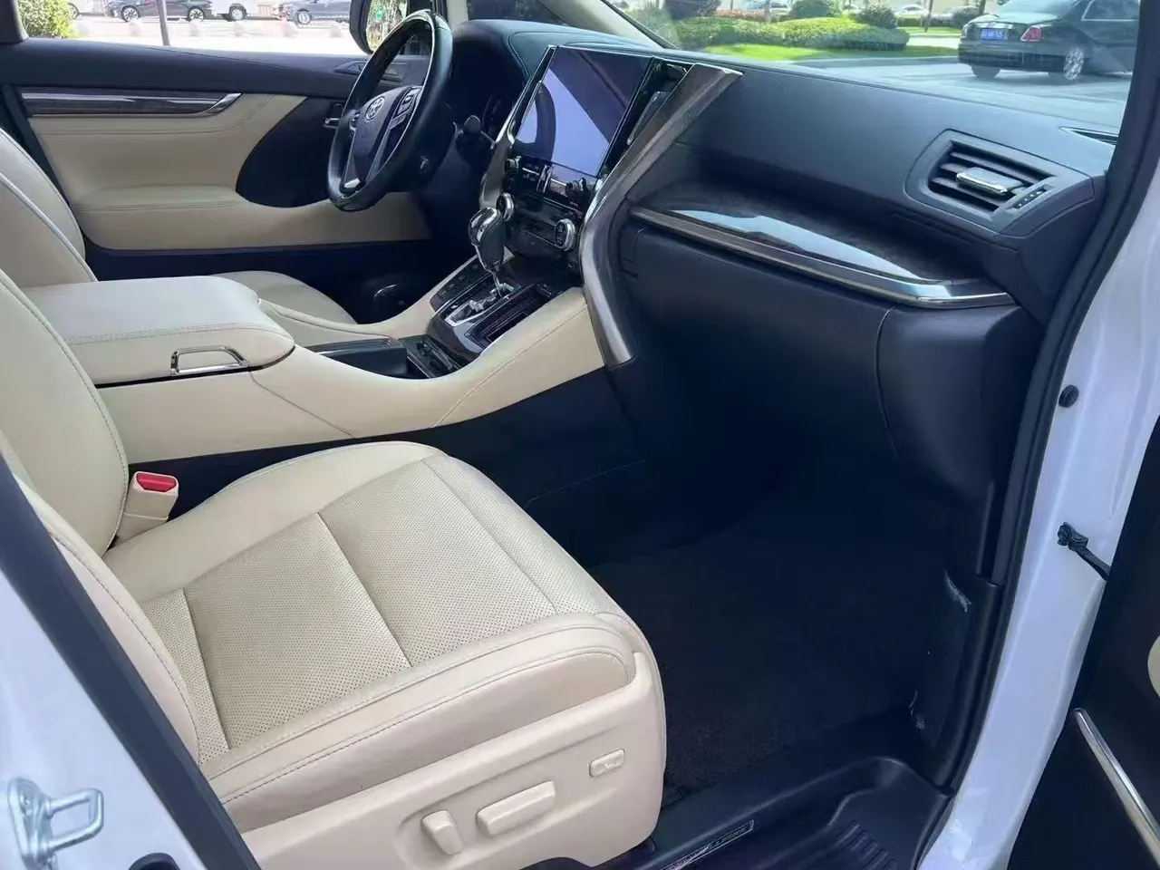 Toyota WILF (Imported) 2021 Crown WILF 2.5 Stepless Crown HV Distinguished Edition Automatic Gear 4
