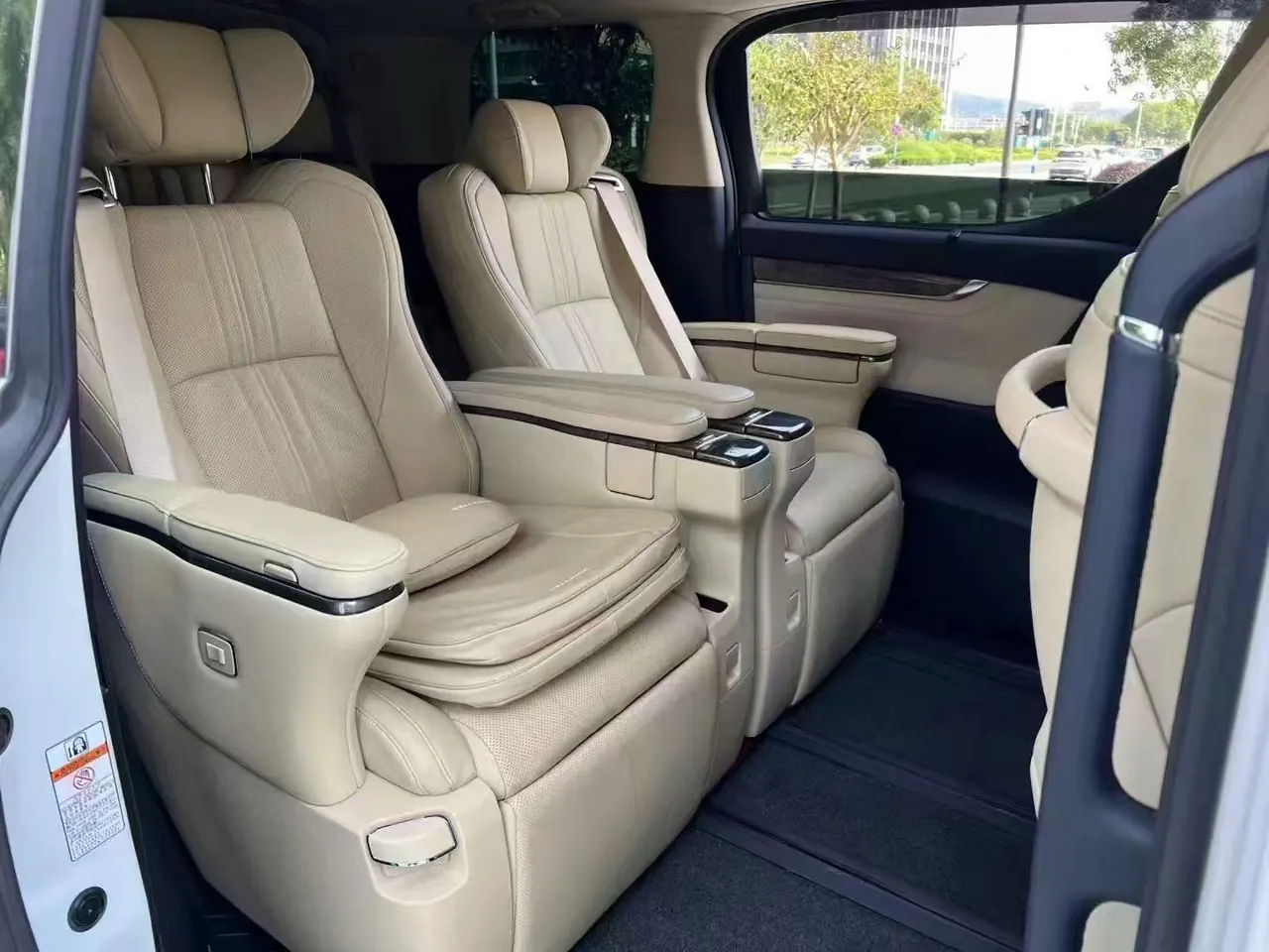 Toyota WILF (Imported) 2021 Crown WILF 2.5 Stepless Crown HV Distinguished Edition Automatic Gear 5