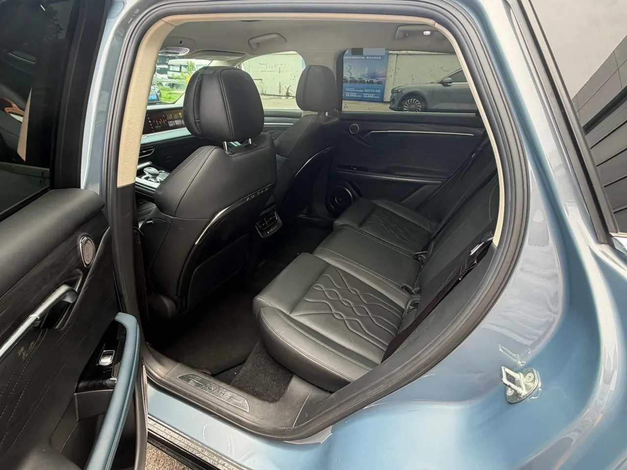 Voyah 2021 FREE four-wheel drive pure electric luxury bag automatic gear 2