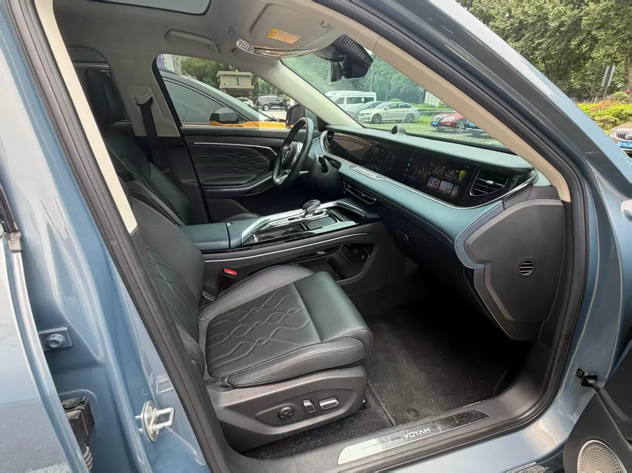 Voyah 2021 FREE four-wheel drive pure electric luxury bag automatic gear 3