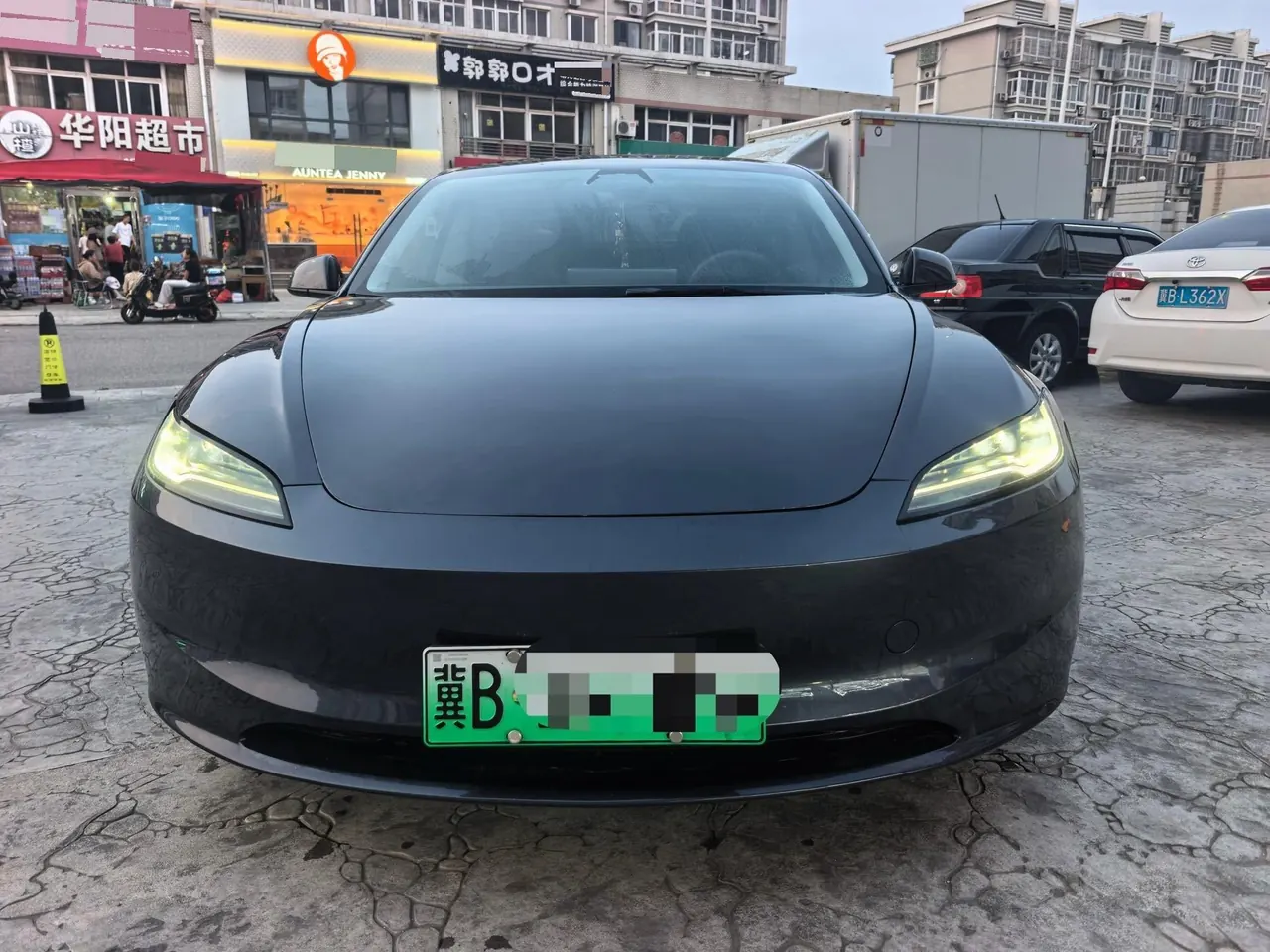 Tesla 2023 Model 3 Rejuvenation Edition Rear Wheel Drive Automatic Transmission - View 1