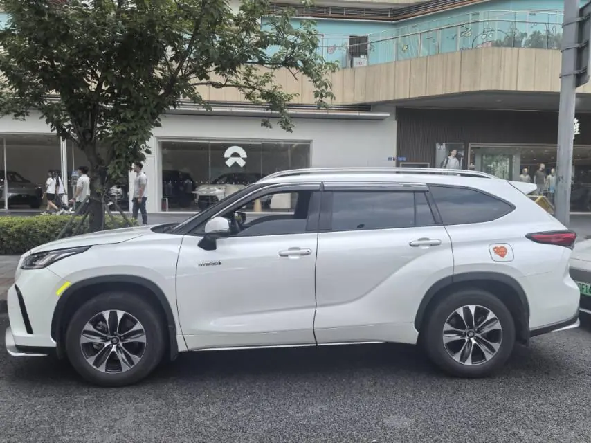 Открыть галерею: Toyota 2021 Crown Land Release 2.5 Stepless Four-wheel Drive Elite Automatic Transmission