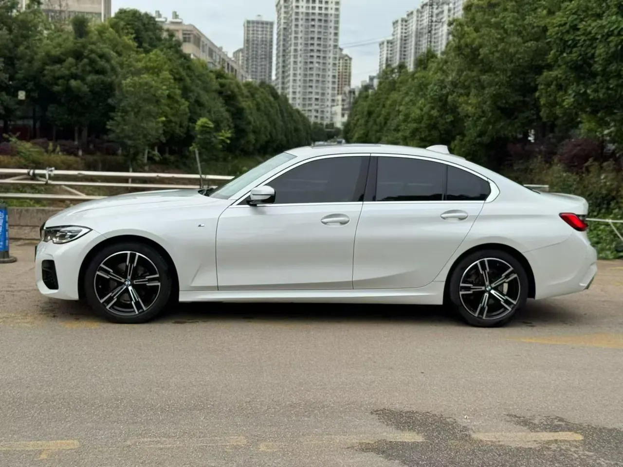 BMW 3 Series 2022 320Li 2.0T M Sports Suit (Modified) Automatic Gear 2