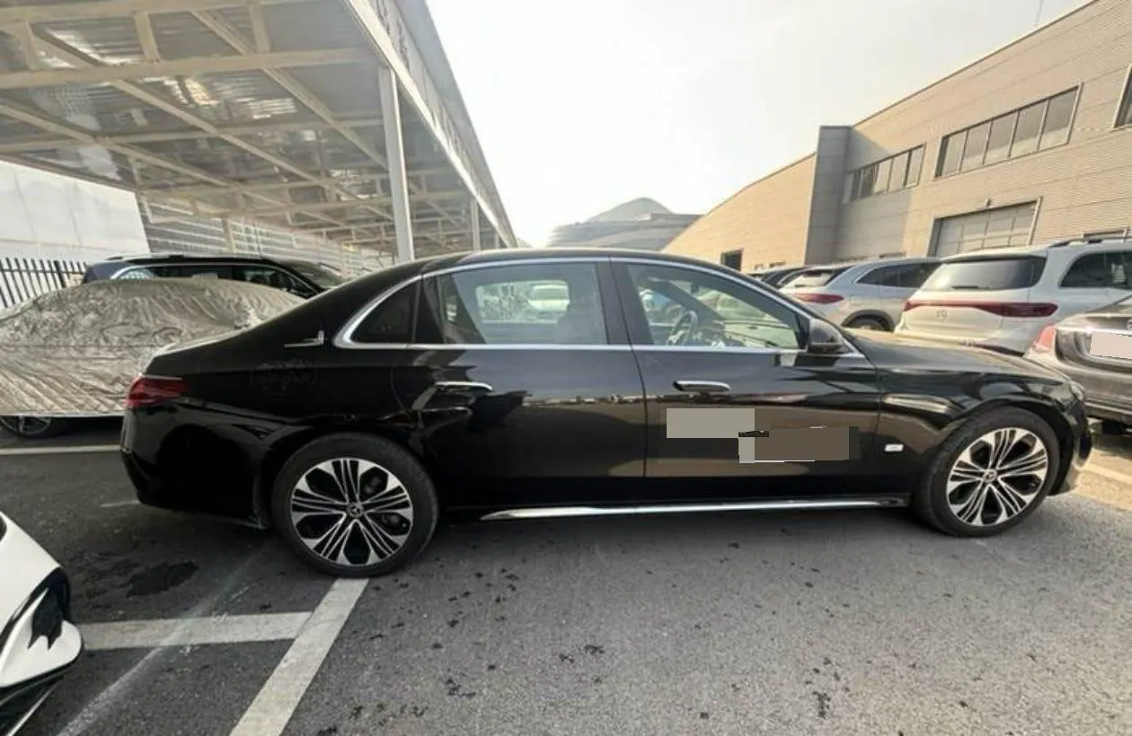 Mercedes Benz Class E New Energy 2024 E 350 e L 2.0T Automatic Gear 3