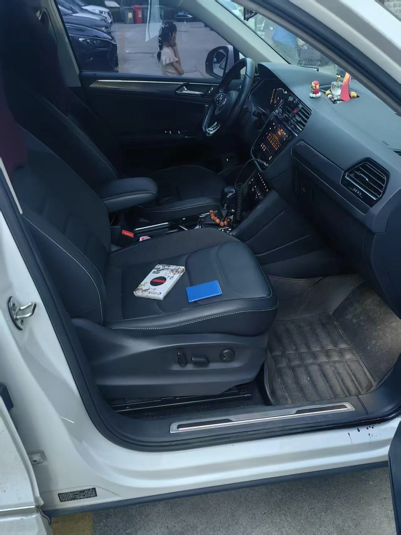 Volkswagen 2021 Tiguan L R-Line 2.0TSI 330TSI Two-Drive Ultimate Automatic Gear 4