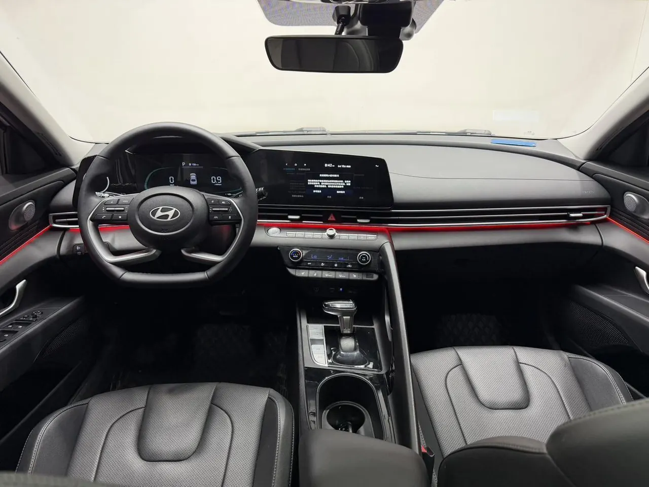 Hyundai 2023 Elantra -3-compartment 1.5 stepless LUX premium automatic gear 9