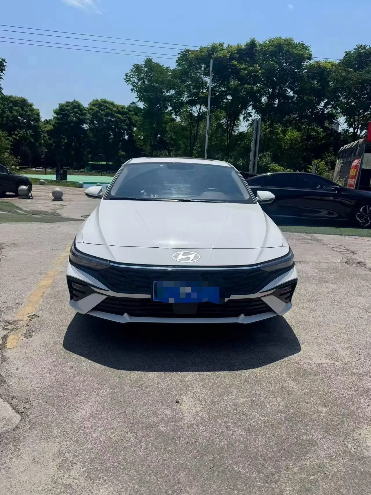 Hyundai 2023 Elantra -3-compartment 1.5 stepless LUX premium automatic gear 2