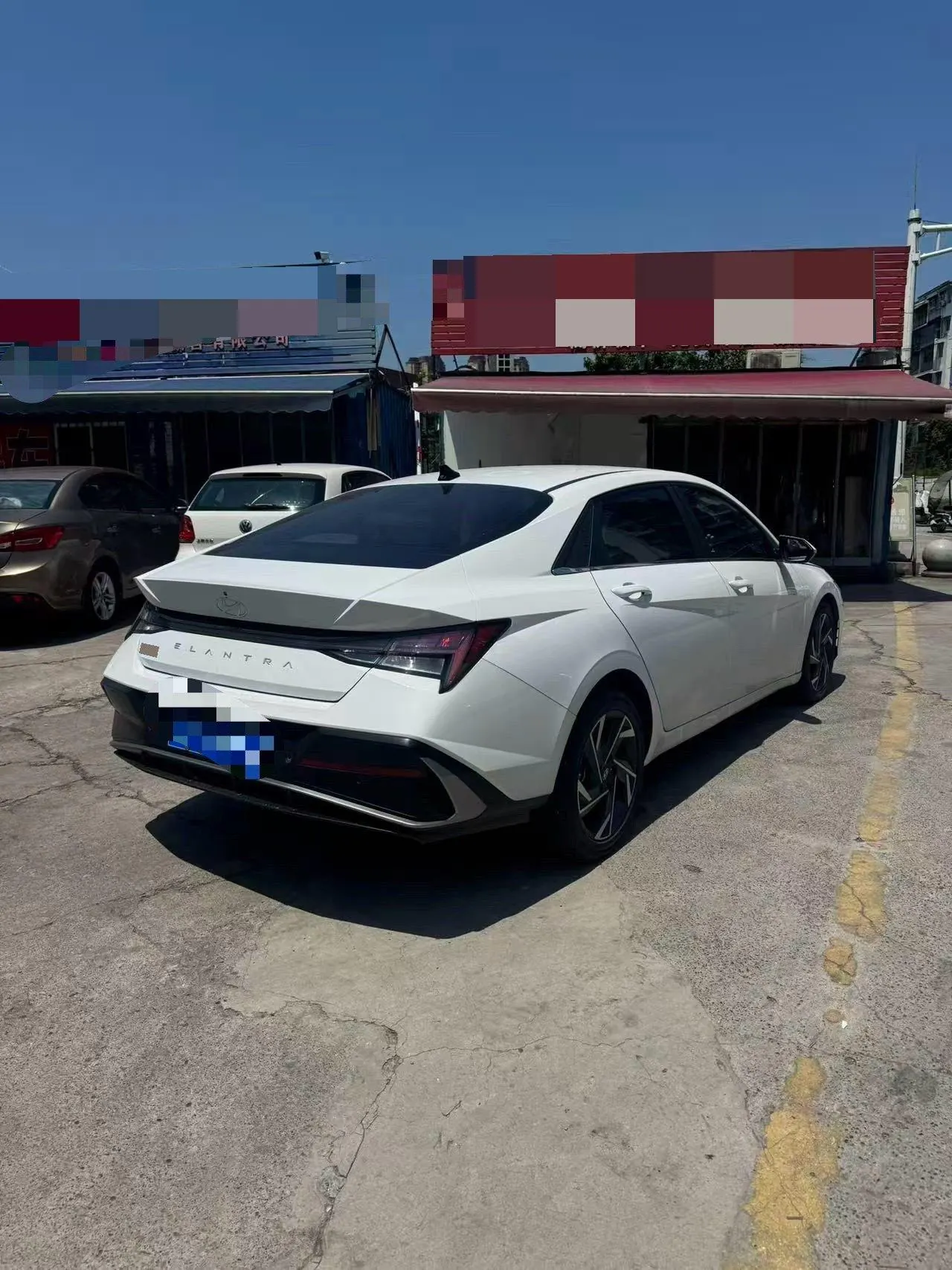 Hyundai 2023 Elantra -3-compartment 1.5 stepless LUX premium automatic gear 3