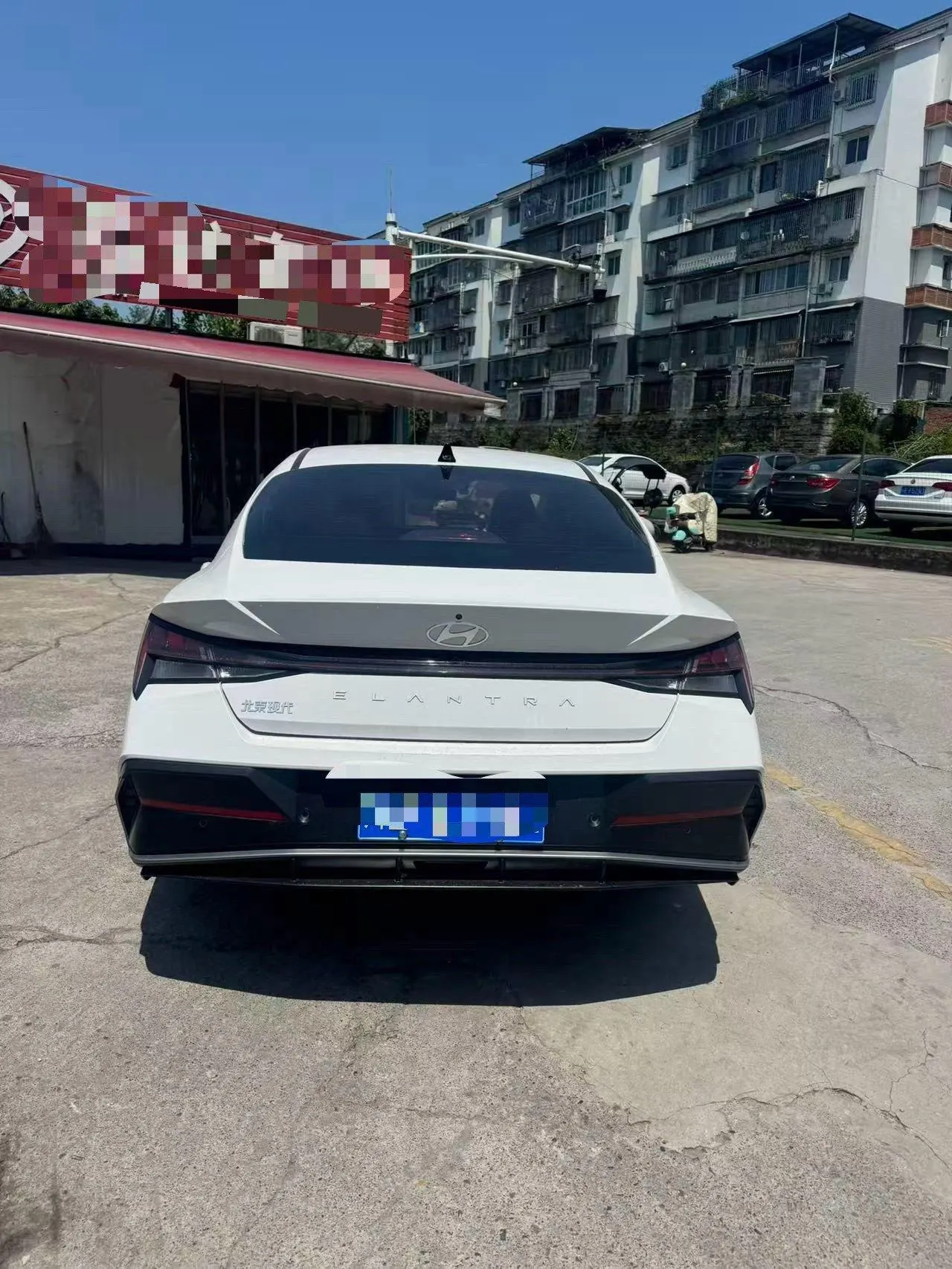 Hyundai 2023 Elantra -3-compartment 1.5 stepless LUX premium automatic gear 4